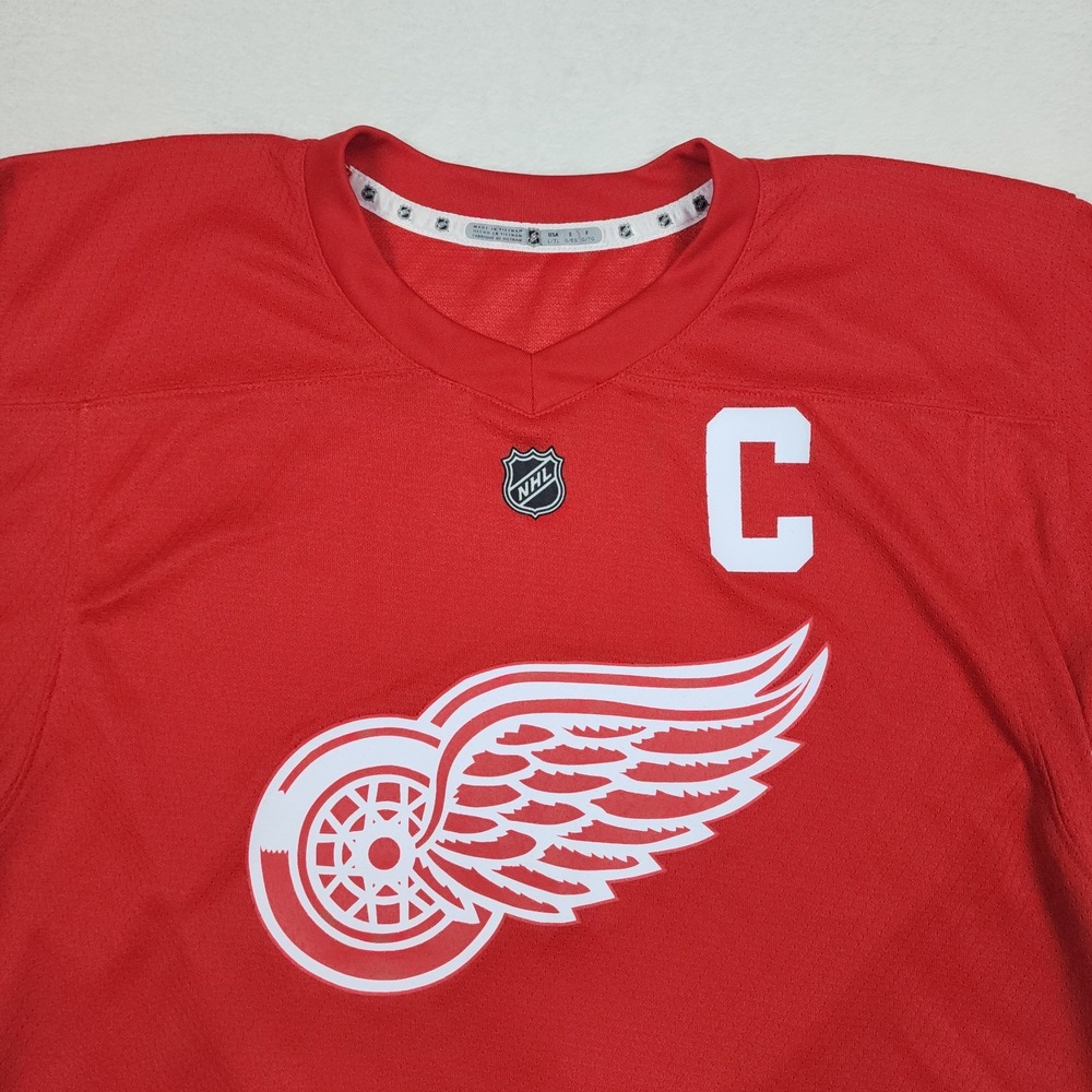 Dylan Larkin Detroit Red Wings Jersey Womens L XL Red NHL Hockey #71 Captain - Picture 2 of 9
